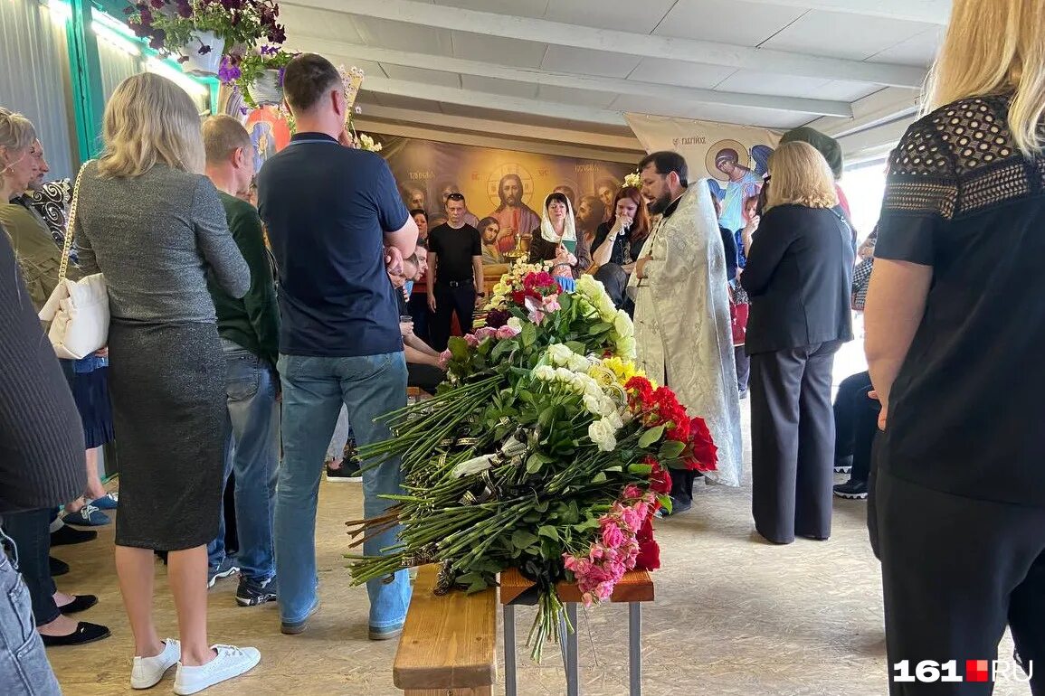 юрий шатунов похороны в гробу. юрий шатунов прощание и похороны. предложение дети простились с кем. прощание с юрием шатуновым на троекуровском кладбище. похороны юры шатунова 2022.