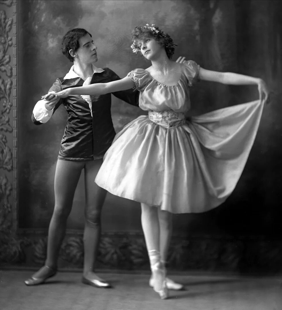 Первые балеты в россии. Балерина 19 век. Русский балет 19 века. Классический танец.
