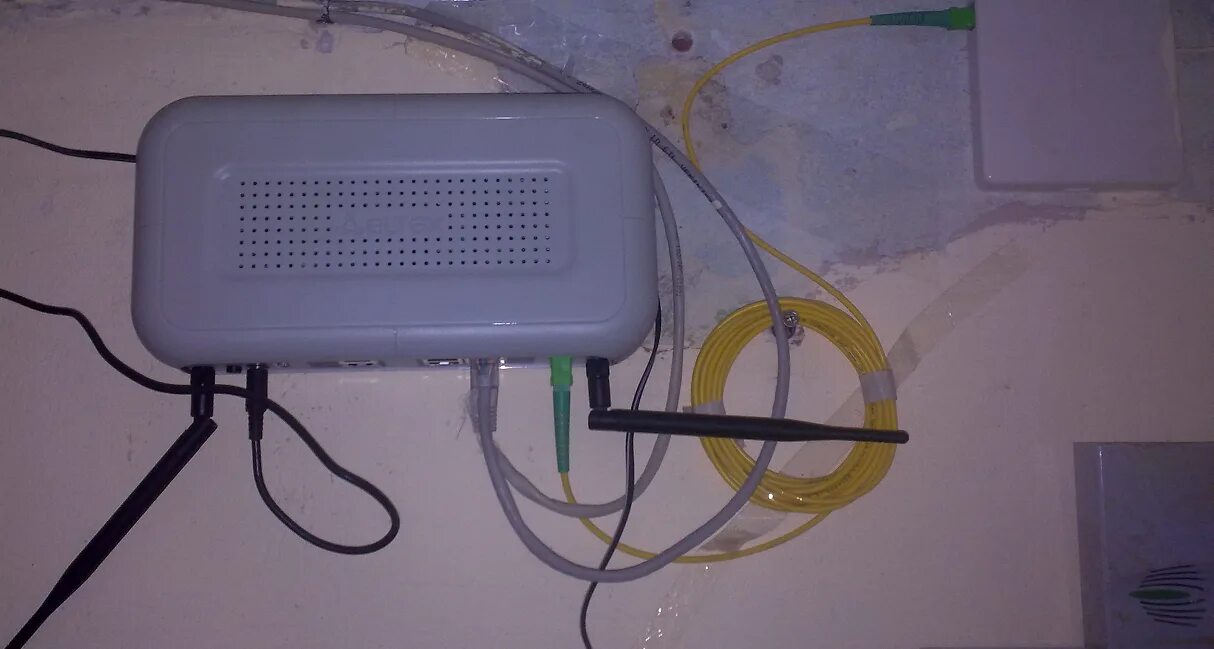 Оптика в дом интернет. Роутер от мгтс gpon. роутер мгтс gpon оптика. роутер мгтс gpon волокно. оптический роутер gpon ростелеком.