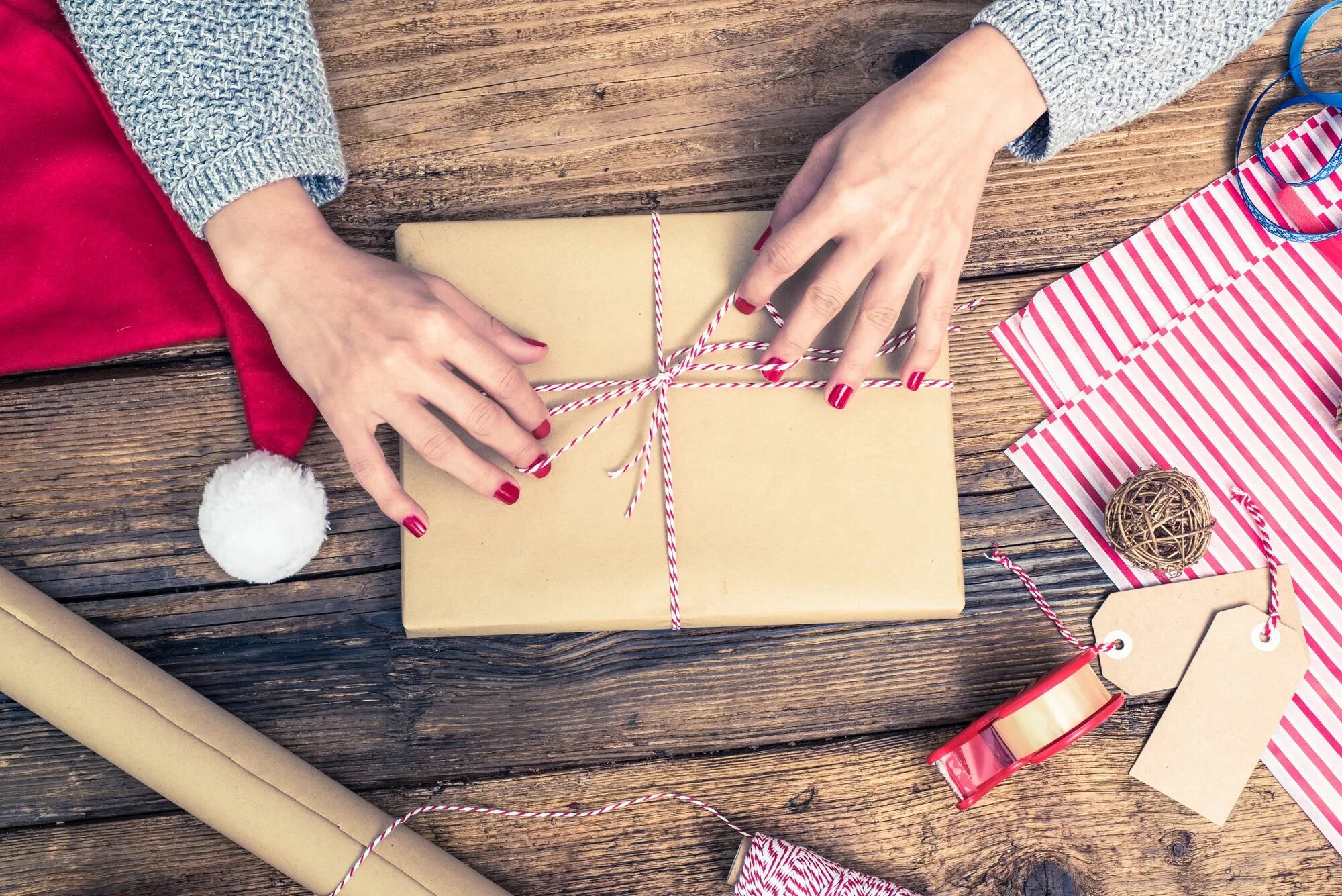 Warm up wrap up. Wrap up a present. совместный враппинг. wrap up warm. warming/wrapping.