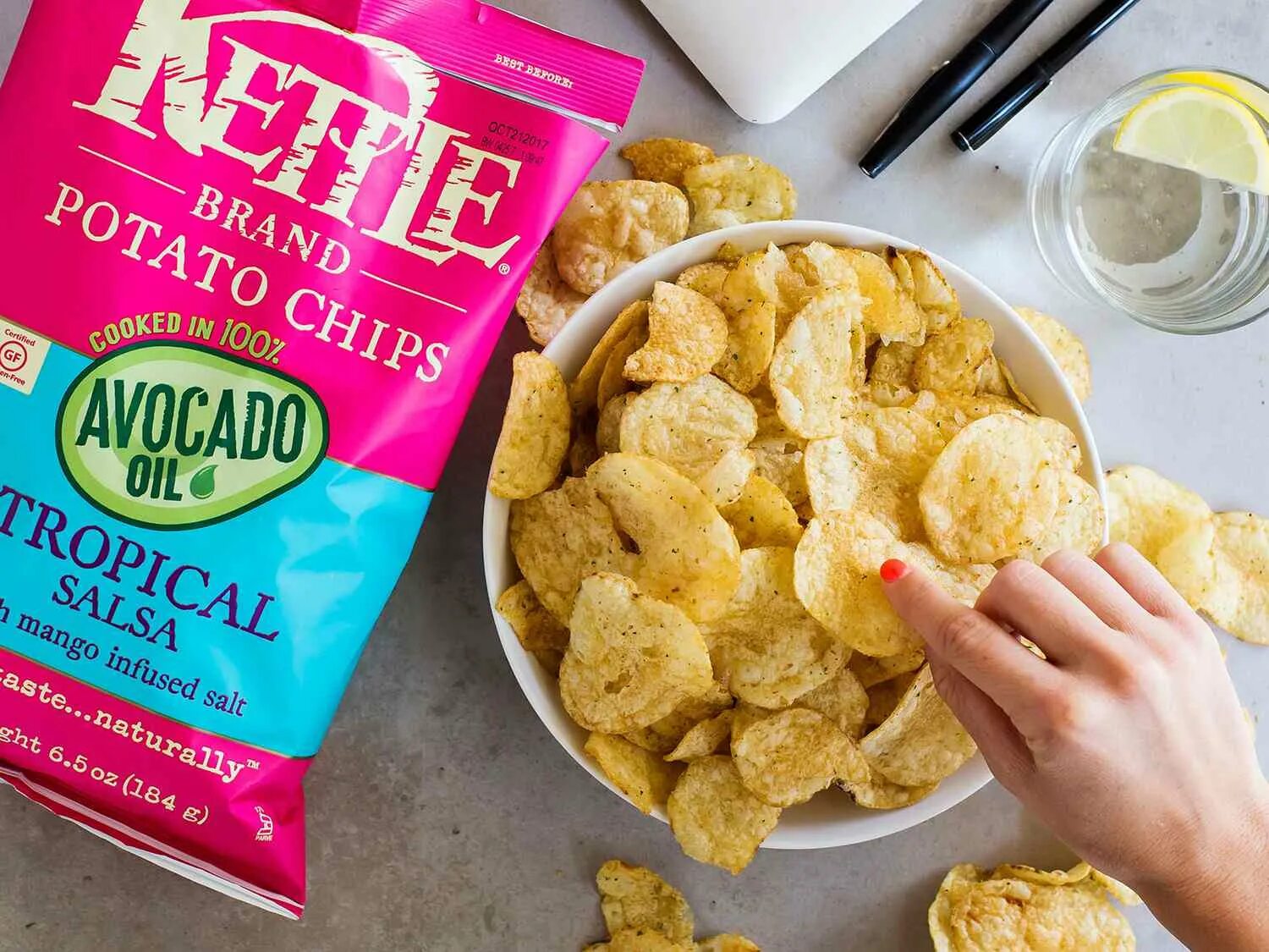 Chips code. Kettle чипсы. чипсы драники. kettle chips chazz. kettle cooked.