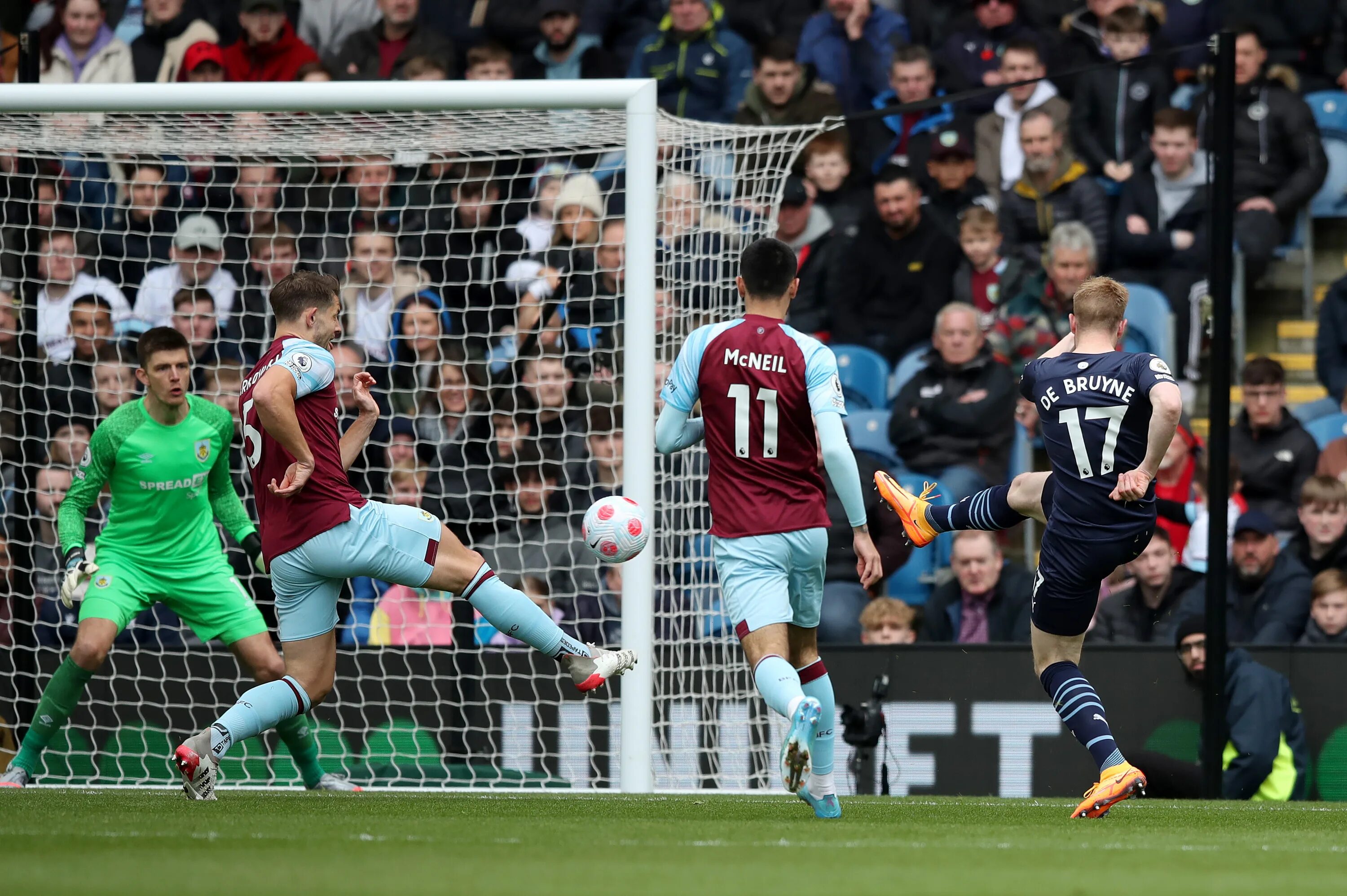 Манчестер сити бернли 31. Man city burnley. Бернли. Мс бернли прямая трансляция. Бёрнли - манчестер сити.