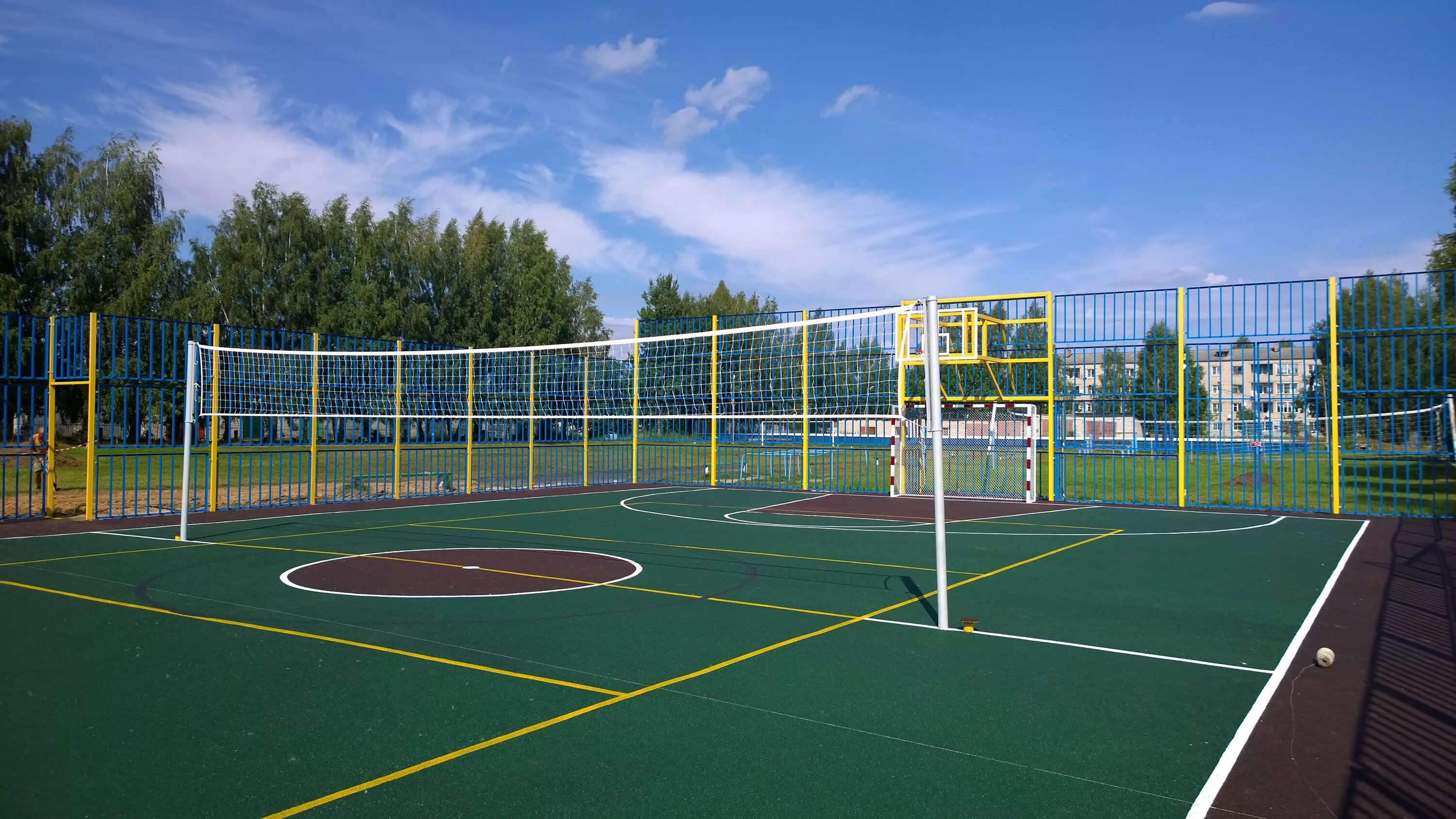 Казань спортплощадка. Олимпийская деревня в казани универсиада. Площадка рт. Парк с детской площадкой в зеленодольске. Деревня универсиады, казань, церемониальная площадь.