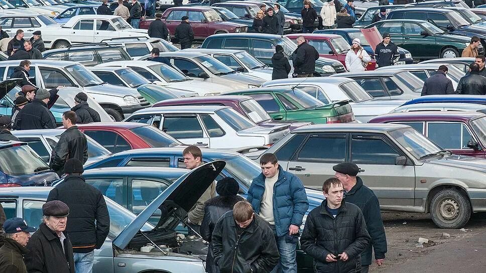 Автомобили сми. Автомобиль СМИ. Средство массовой информации машины. Люди перестали покупать автомобили. Как говорится на авторынке.