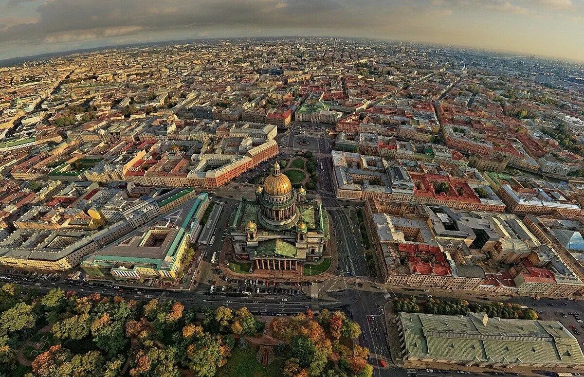 Петербург обзор. Исаакиевский собор с высоты птичьего полета. исаакиевский собор вид сверху на город. санкт-петербург. сан петербург с высоты птичево полета.