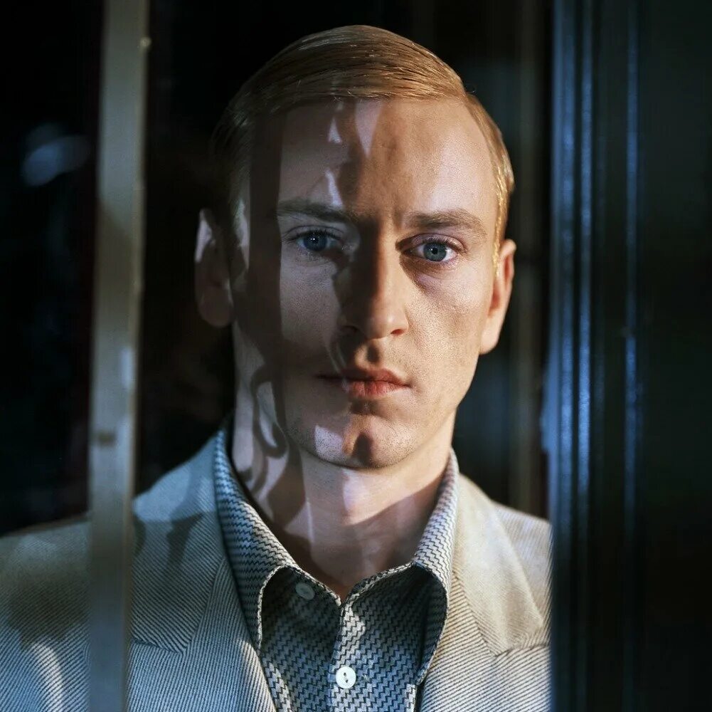 Двуличие 2005. Двуличие фильм 2005. бенуа мажимель. двуличие 2005 триллер. двуличие актеры.