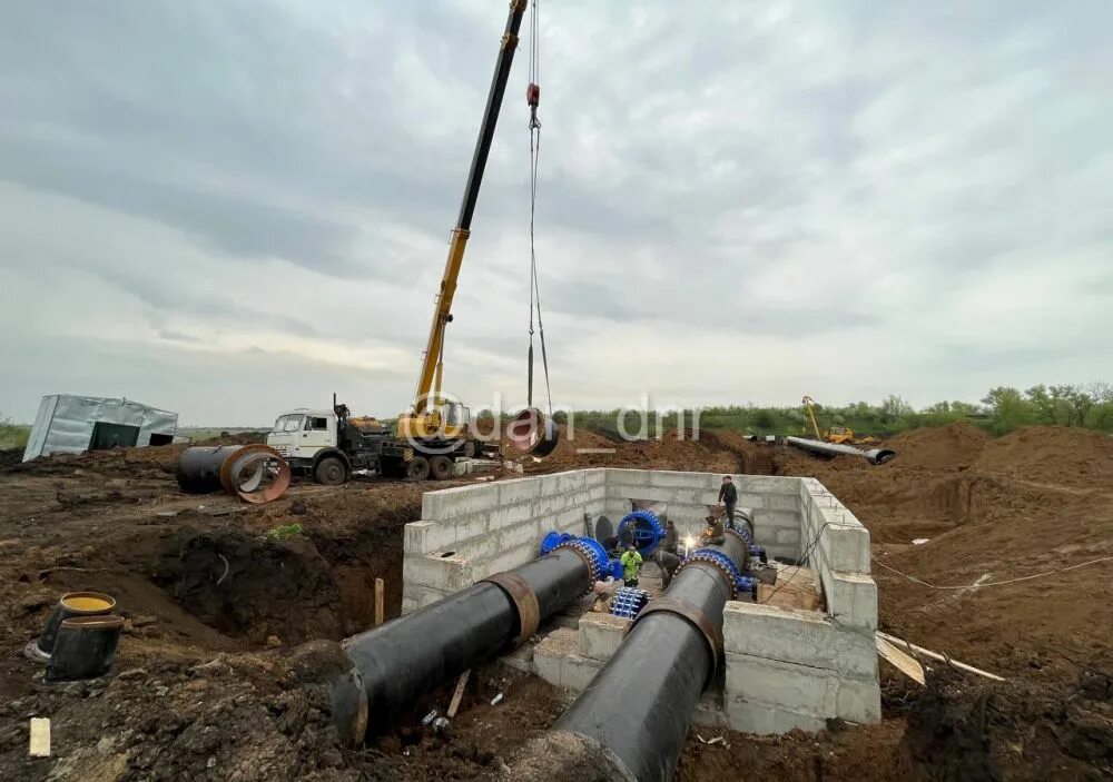Плавучая насосная станция. Водовод дон донбасс. Водовод в донецк из реки дон. Водовод дон донецк. Водовод донбасс ростов.