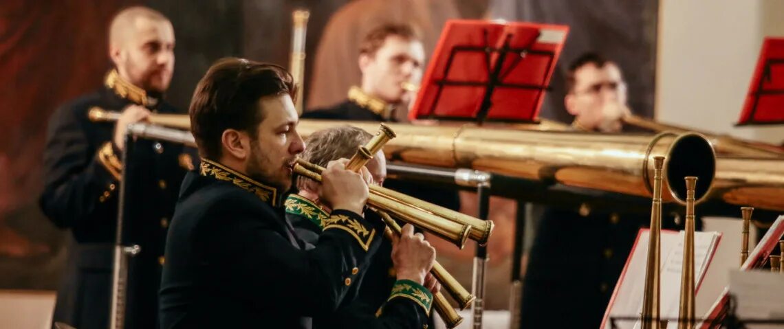 Концерты русский перевод. Роговой оркестр Санкт-Петербурга. Роговой оркестр Поляничко. Роговой оркестр 18 век. Военные оркестры Петра 1.