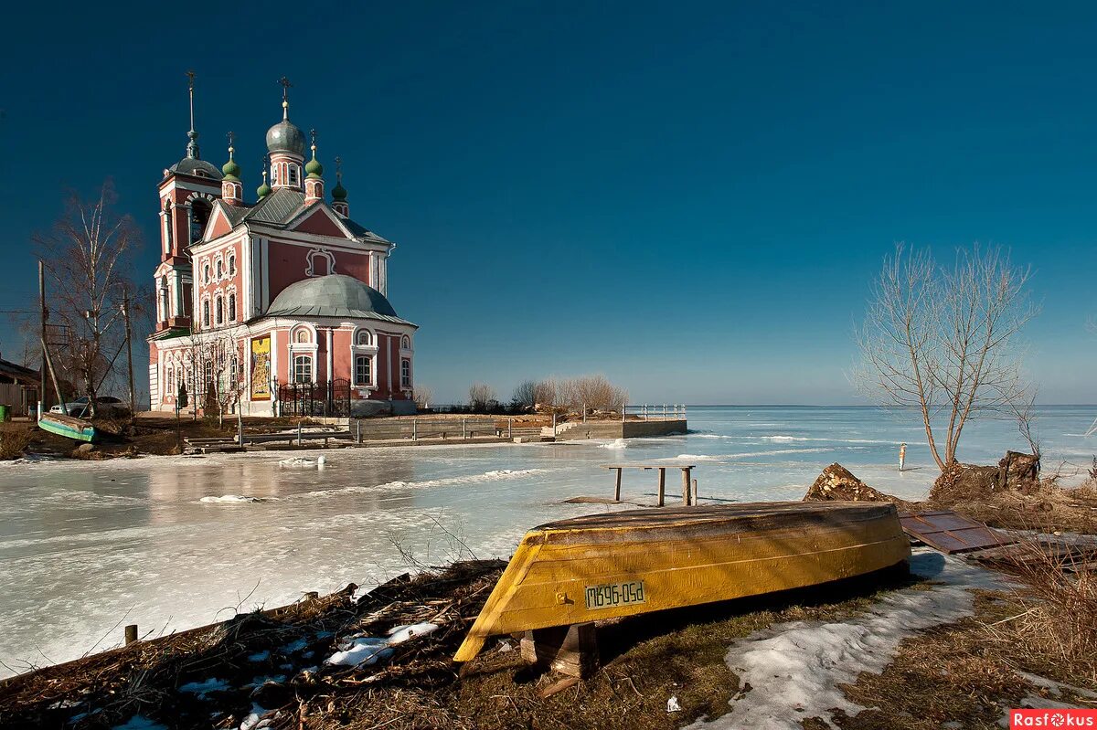 Переславль трубеж зимой. Переславль-залесский зима. Зимний переславль залесский. Зимний переславль залесский. Переславль залесский церквьзима.