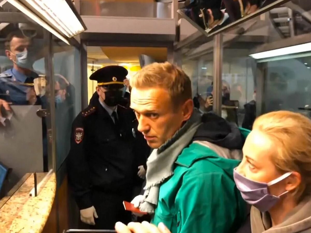 Навальный причина ареста. Арест Навального 2021.