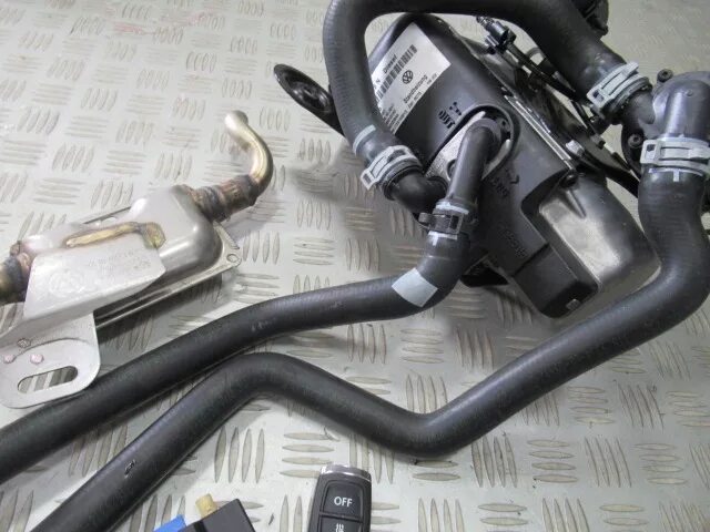 Штатная вебасто тигуан 2 1. Вебасто tiguan 1 дизель. Tiguan 2. Топливопровод вебасто фольксваген амарок. Вебасто тигуан 2.