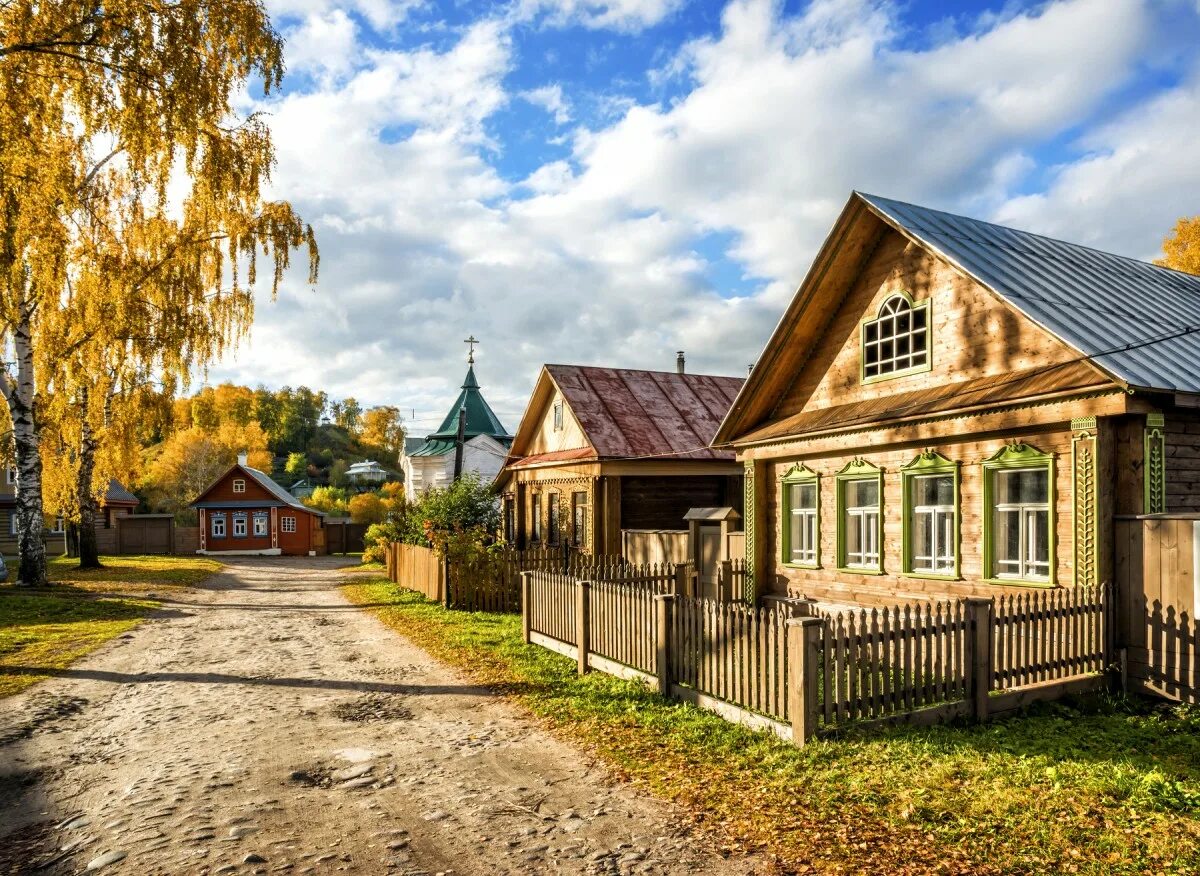 Качества жизни в деревнях. Усадьба Плес. Деревня Плес Ивановская область. Дом Плес Ивановская область. Ивановская область Плес осень.