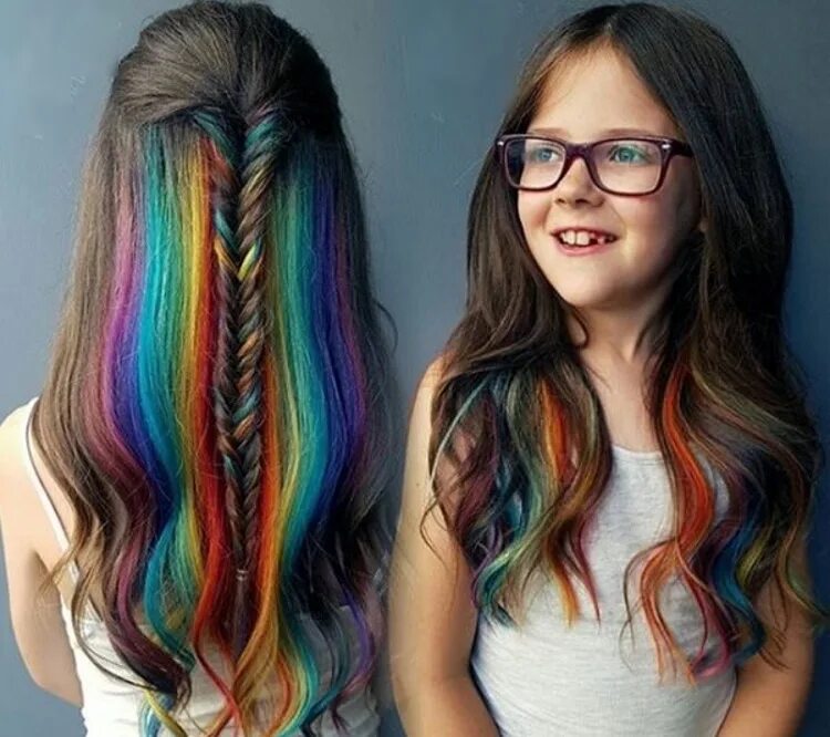 Можно сделать ярче. Цветные пряди у детей. Цветные пряди на волосах для девочек. Детское окрашивание волос в яркие цвета. Цветные Локоны для волос для детей.