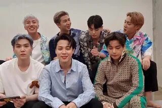 Бтс прямые трансляции. Бтс трансляция 2025. vlive bts 2025 чонгук чимин. намджун бтс 2025. бтс трансляция 2025.