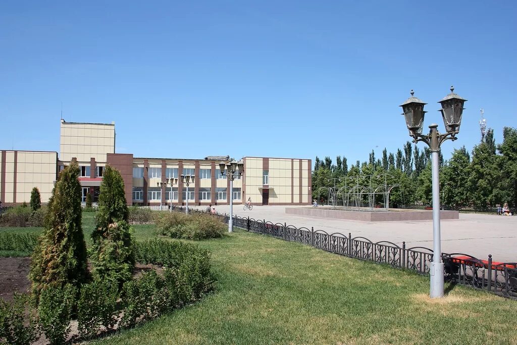 Покажи красный яр. Красный яр самарская обл. площадь красного яра самарской области. красный яр самарская область площадь села. площадь село красный яр.