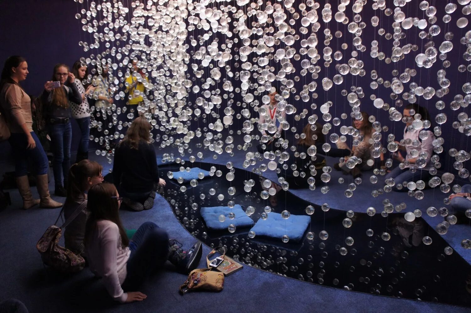 U-space "мой дом — моя крепость?". Лаундж зона в офисе лофт. Постройка к комнате 1 этаж. Помещение в стиле лофт. Пространство u.