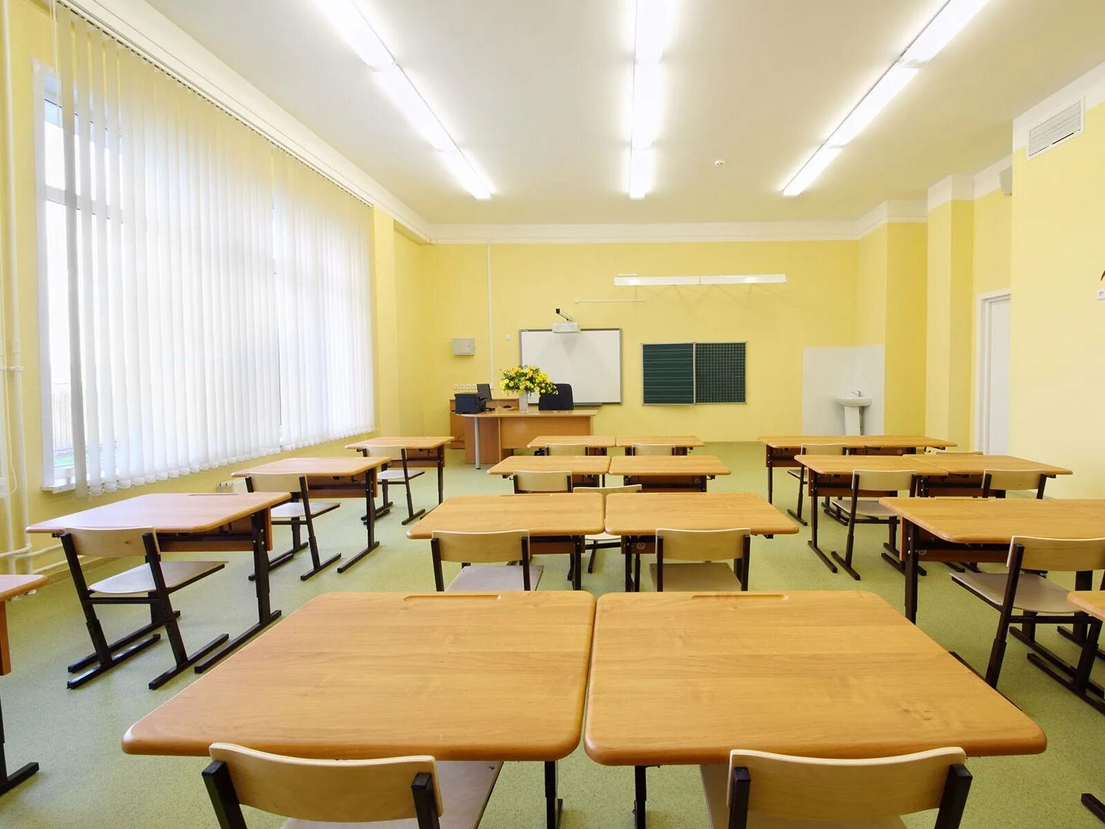 покраска стен в классе в школе. интерьер школьного класса. покраска стен в школе. стены в офисе варианты покраски. цвет стен в школьном классе.