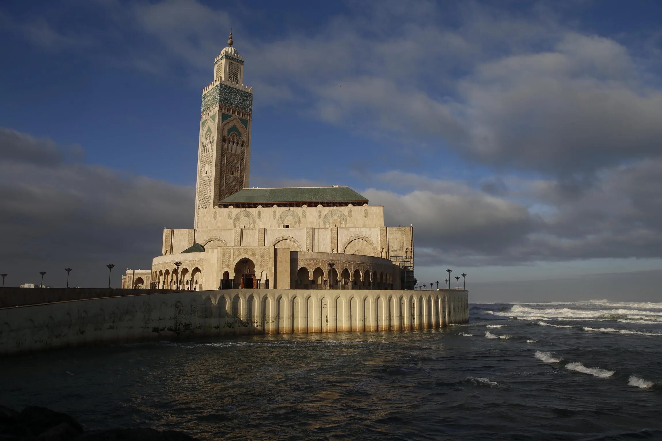 Мечеть хасана ii. Мечеть хасана ii 1993 в касабланке. Мечеть хасана ii марокко. Мечеть хасана ii марокко. Мечеть хасана ii марокко.