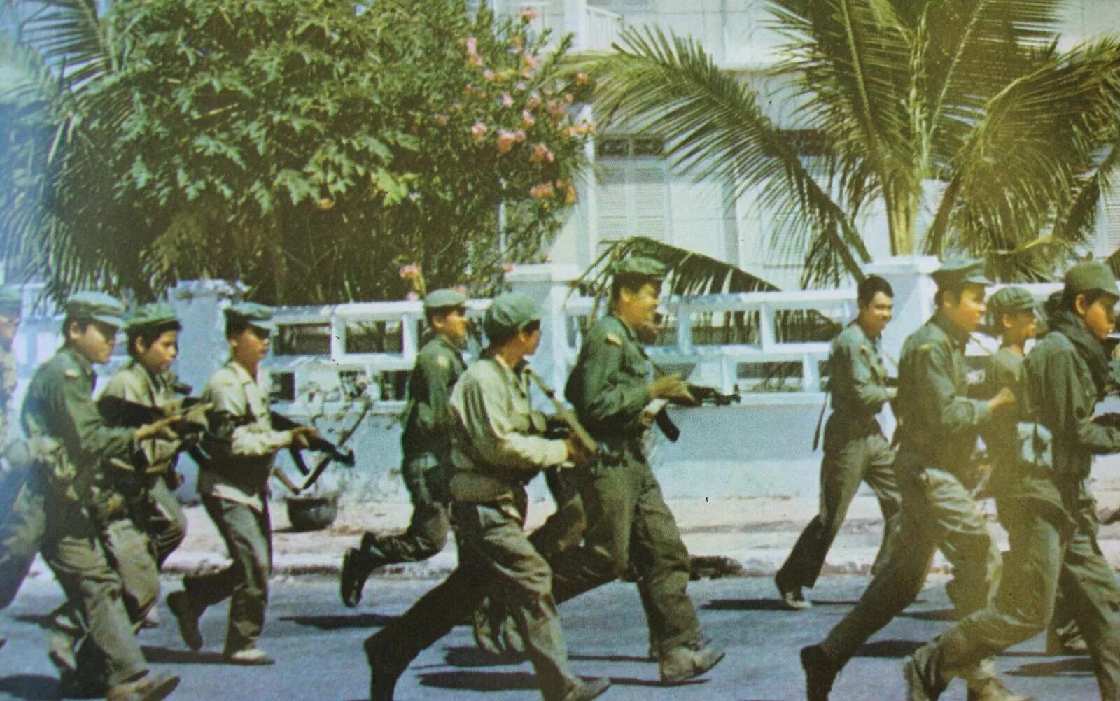 Апрель 1975 года