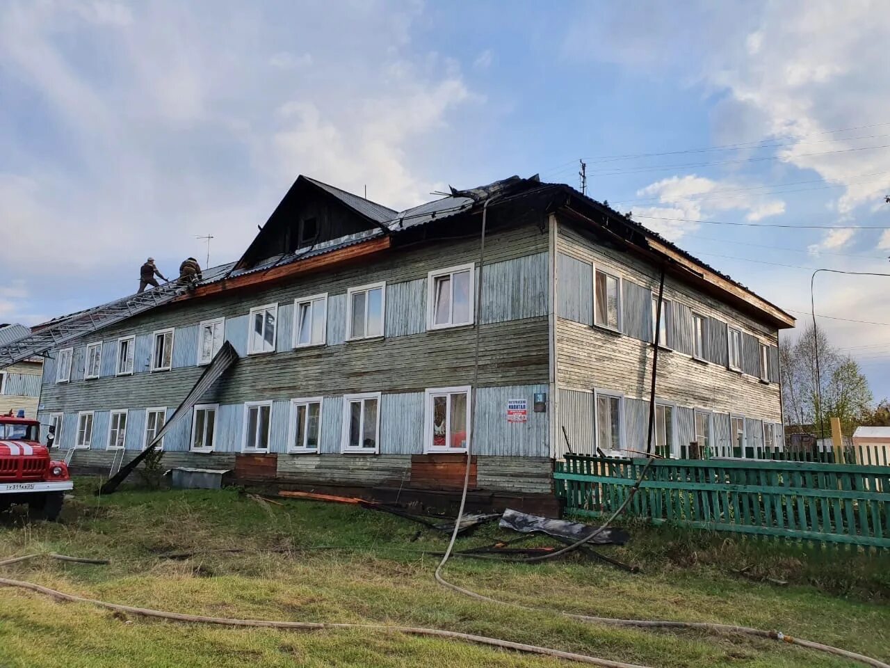 Погода лесосибирск сейчас. Новоенисейск Красноярский край. Красноярский край, Лесосибирск, посёлок новоенисейск. Лесосибирск новоенисейск сгорел дом. Сквер в Новоенисейске Лесосибирск.