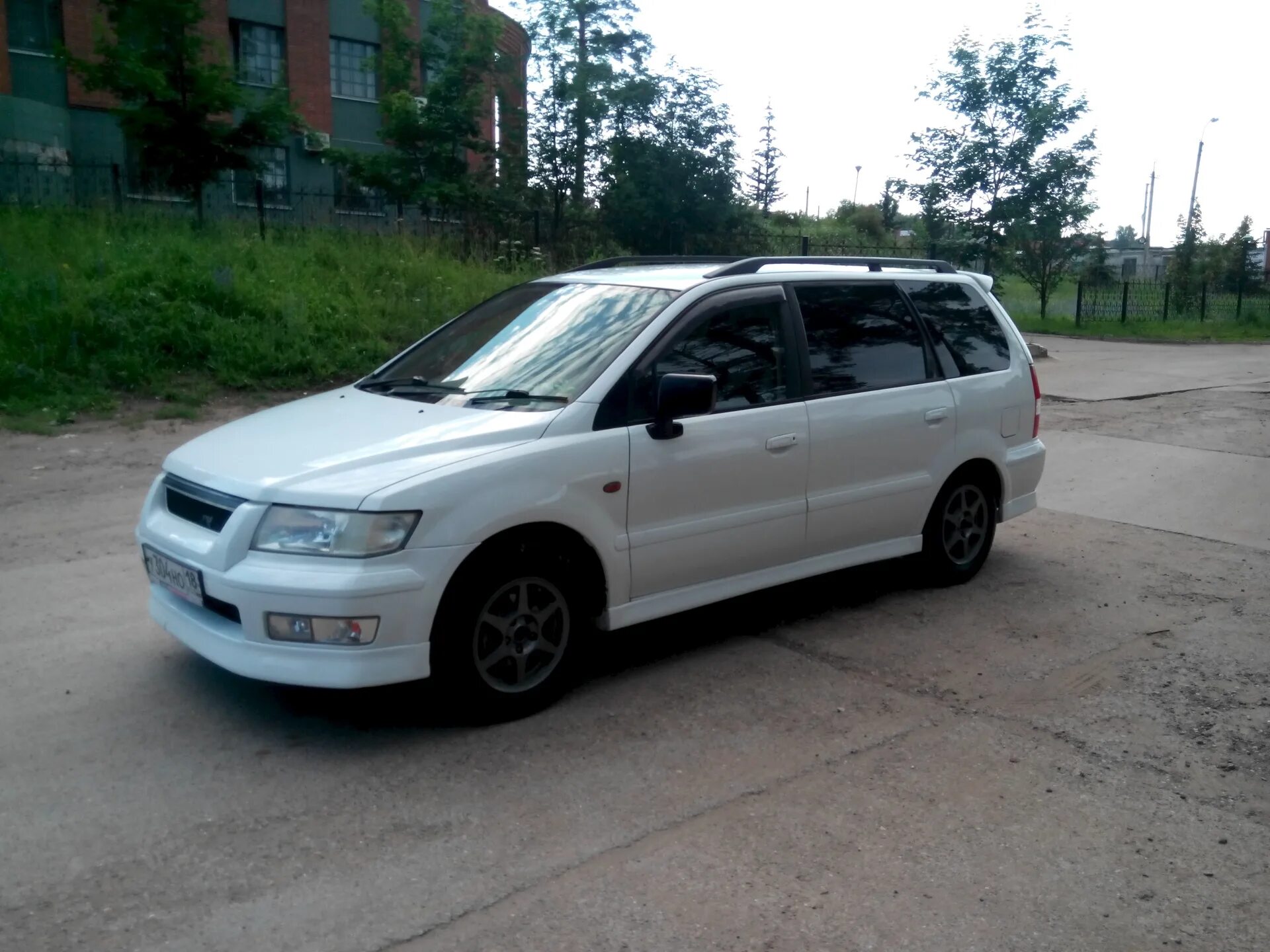 Мицубиси шариот 1999. Мицубиси шариот 1999. Мицубиси chariot grandi 1999. Митсубиси шариот 1999. Митсубиси шариот грандис 1998.