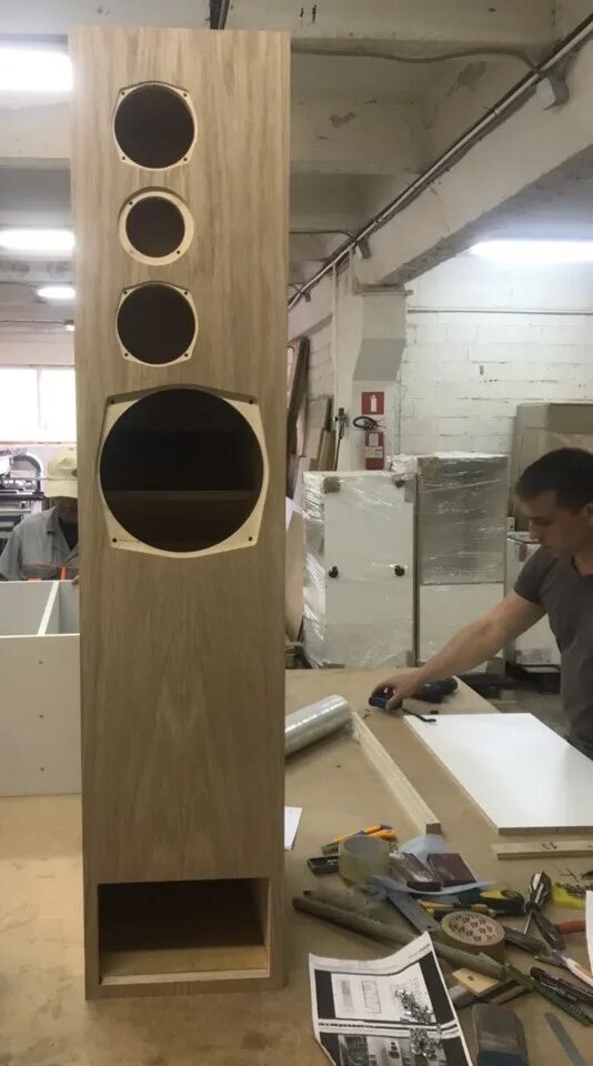 Лабиринт акустик. Акустическая колонка в разрезе. Колонки лабиринт рогожина. Дверь входная стеклянная рал 9011. Акустический короб лабиринт рогожина.