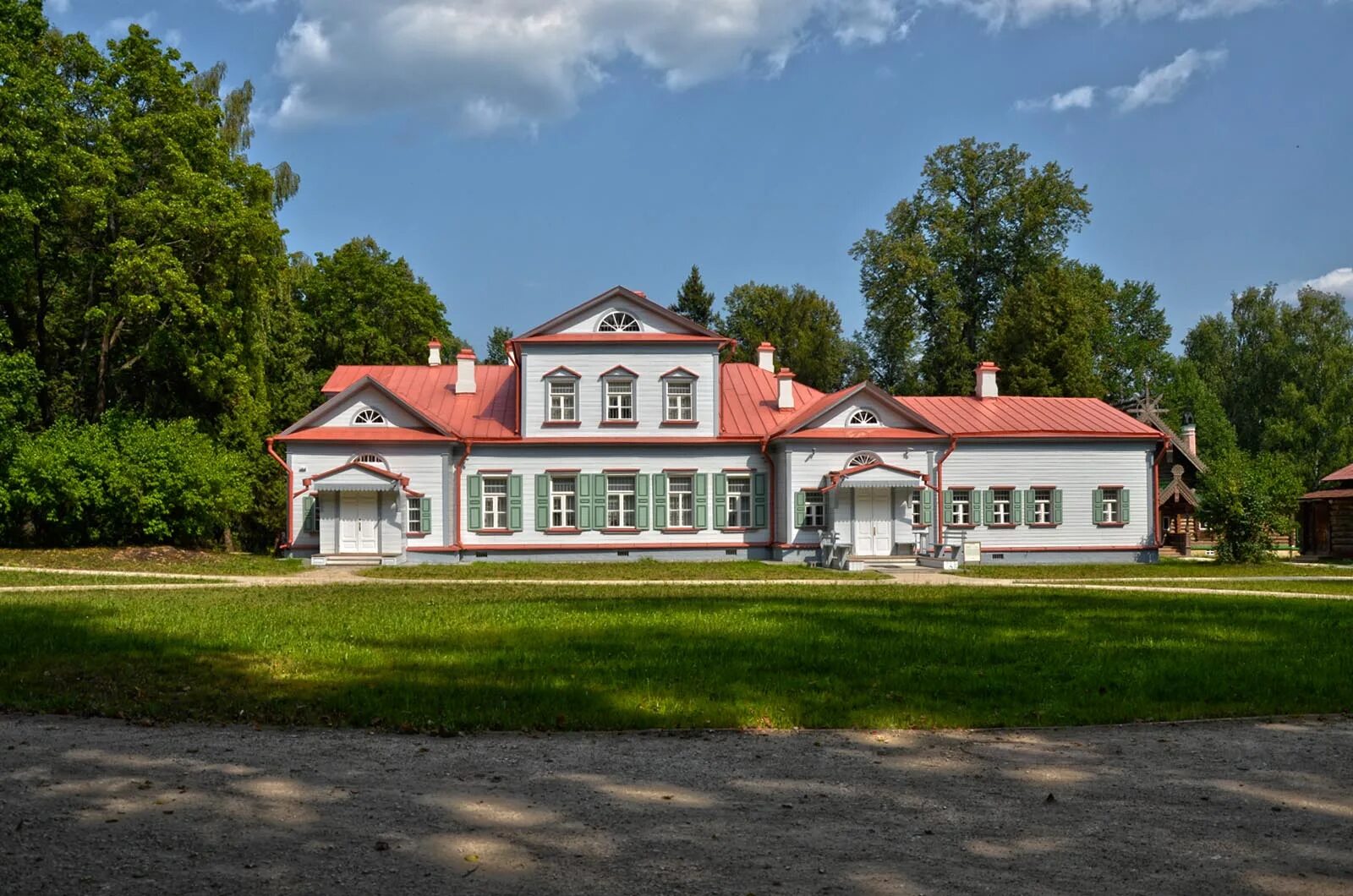 Усадьба работает. Абрамцево музей-заповедник. абрамцево музей усадьба. музей заповедник абрамцево сергиев посад. заповедник усадьба абрамцево.