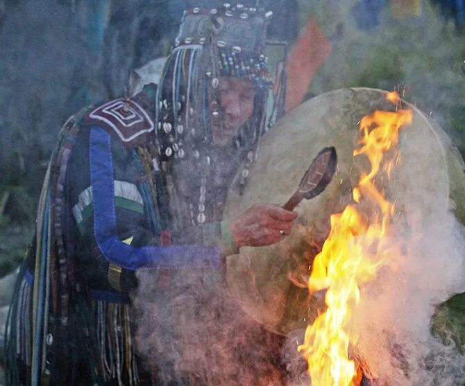 звезды отворачиваются от шамана. звезды отворачиваются от шамана. шаман тыва. федор полигус шаман. камлание.
