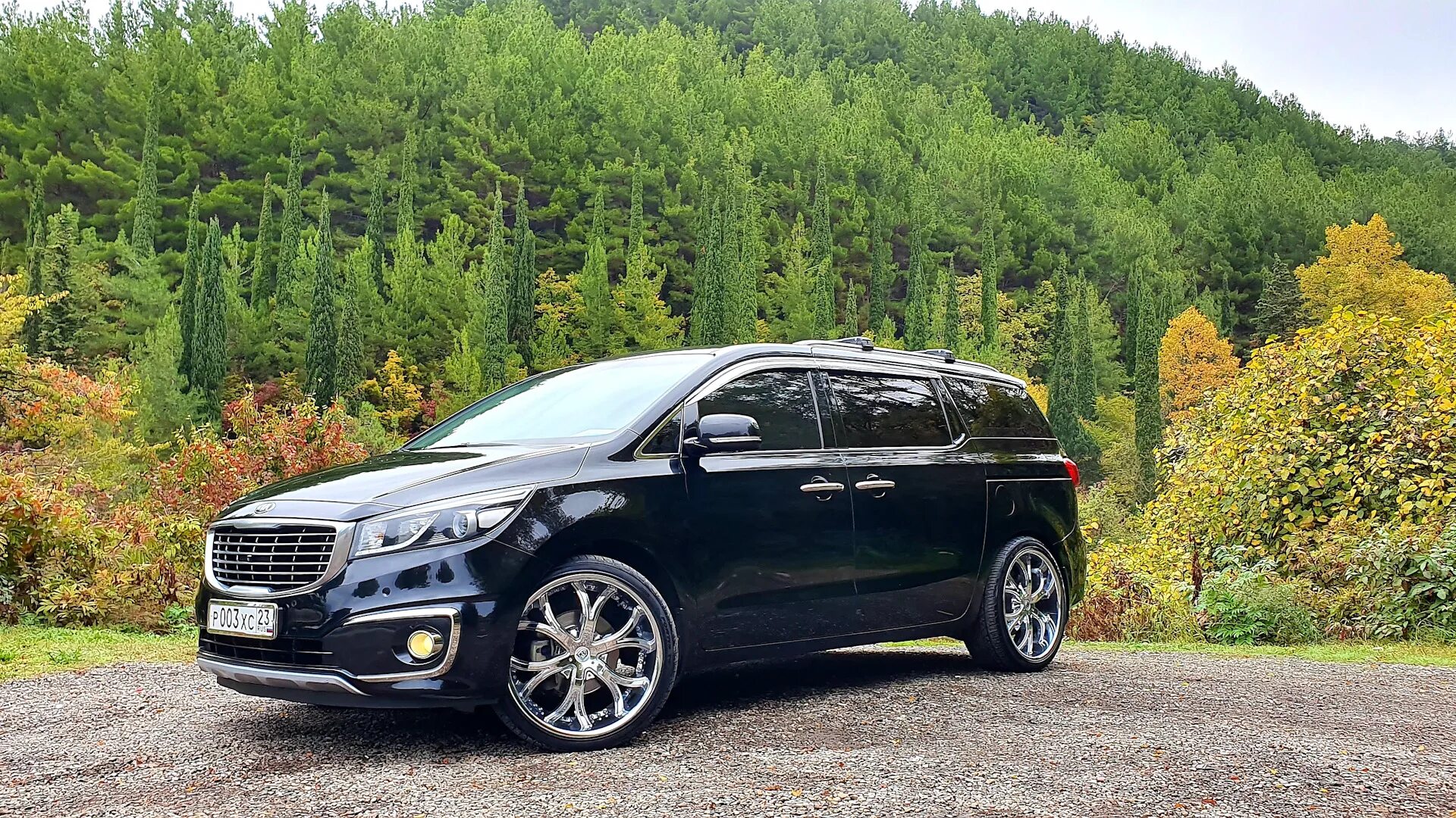 Карнивал полный привод. Киа Карнивал 3. Kia Carnival r20. Kia Carnival r18. Kia Carnival 2021.