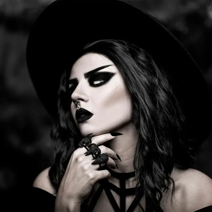 Лилит модель. Модель lilith vampire.