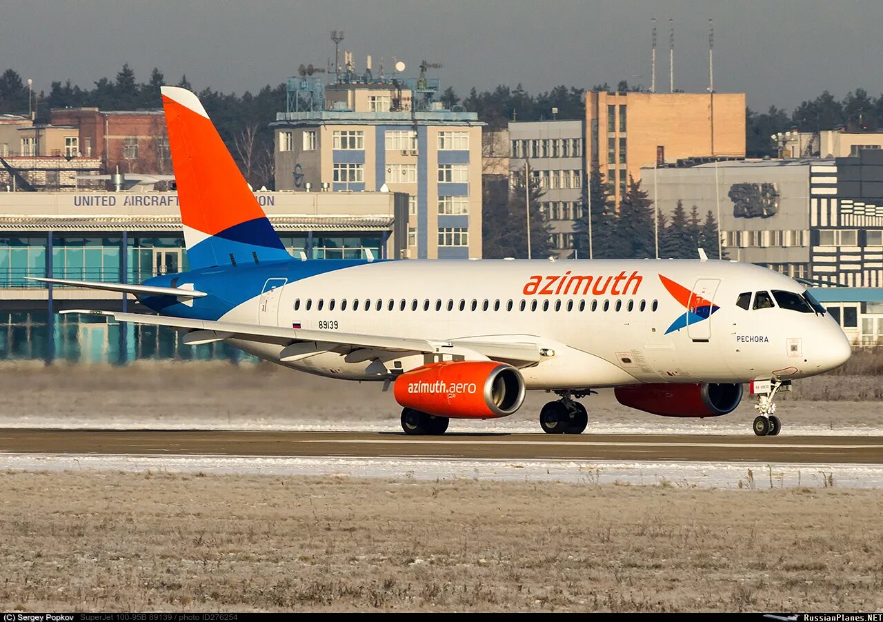 Ssj азимут. Самолёт пассажирский суперджет 100. суперджет 100 азимут. самолет sukhoi superjet 100 азимут.