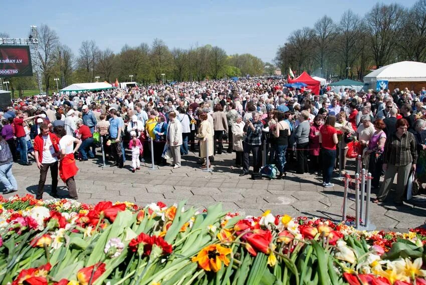 1 мая 2011 года