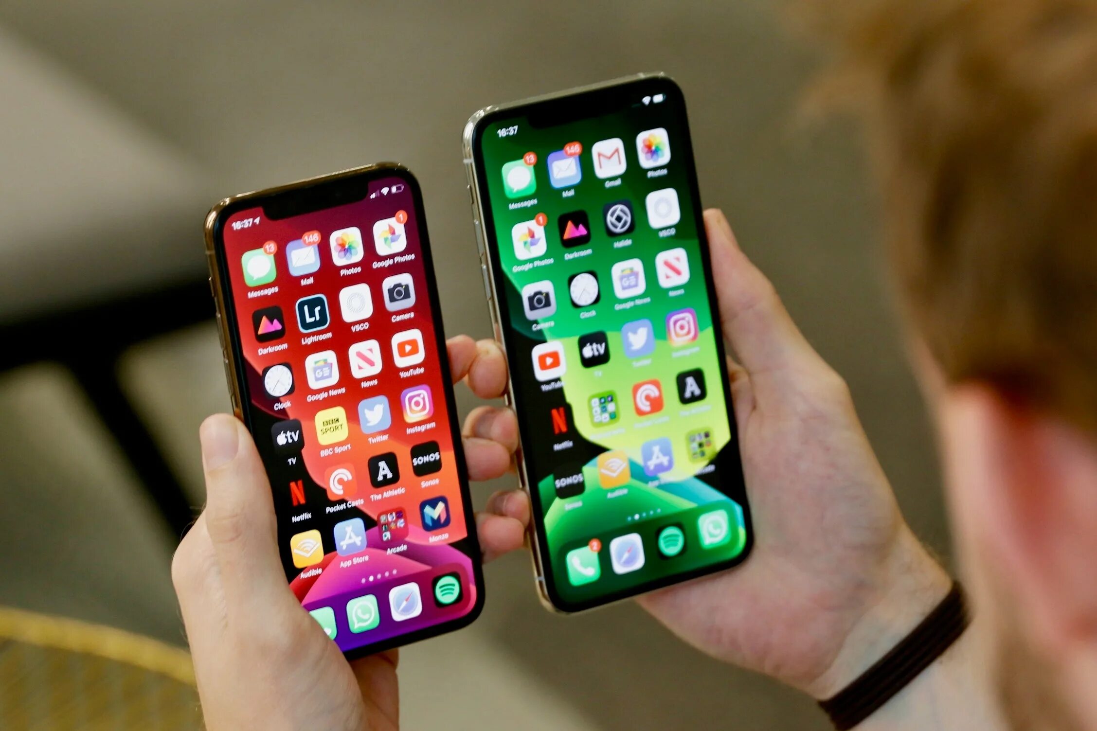 Apple iphone видео. Iphone 11 Mini. Iphone 11 iphone 12. Iphone 11 Pro. Iphone 11 и iphone 13.