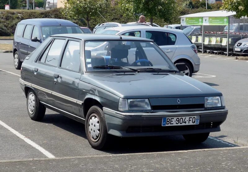Renault 11. Renault 11 1. 4. Reno 11 pro. Reno 11 pro.