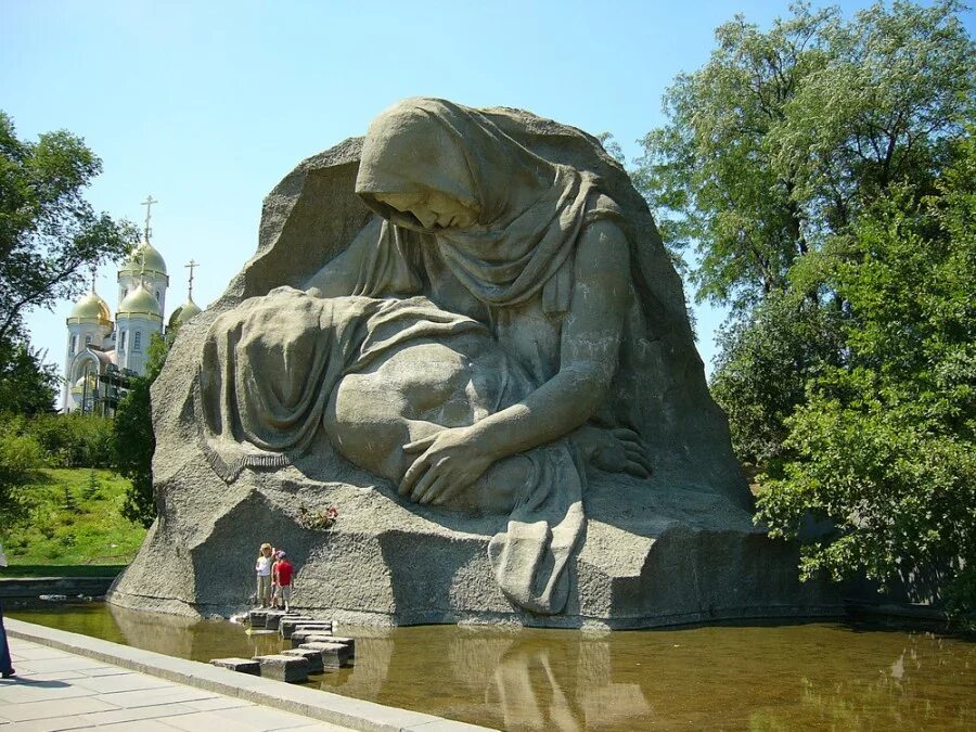 Волгоград скульптура скорбь матери. Город герой Волгоград монумент. Памятник Мамаев Курган в Волгограде. Волгоград город герой памятники. Мать руси город