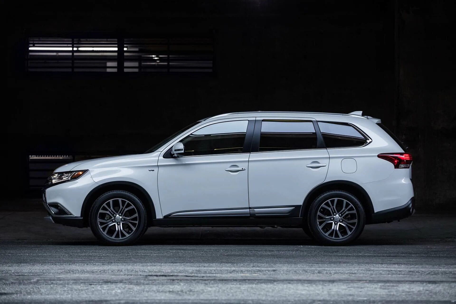 Митсубиси аутлендер 2017. Mitsubishi outlander gt. Обои на рабочий стол митсубиси аутлендер. Мицубиси аутлендер 2018. Мицубиси аутлендер gt.