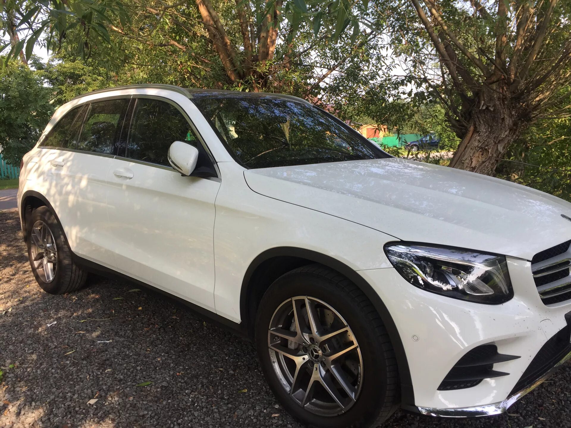 Glc с пробегом. Белый мерседес glc м502км 198. мерседес glc белый жемчуг. битый мерседес glc 400 белый. glc250 драйв 2.