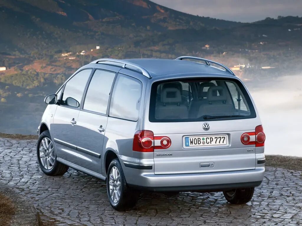 Шаран фольксваген 1.9 тди купить. Volkswagen Sharan 1 поколение. Фольксваген Шаран 2005. Шаран Фольксваген 7m. Фольксваген Шаран 2004 года.