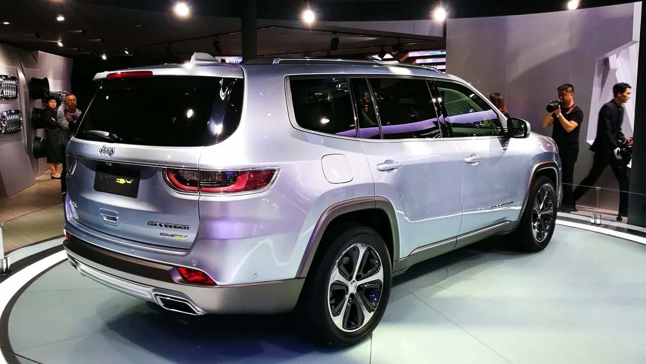 Новый семиместный Grand Cherokee. Jeep 7 местный. Хайлендер 7 местный. Фольксваген 7 местный кроссовер Терамонт. Авто китай 7