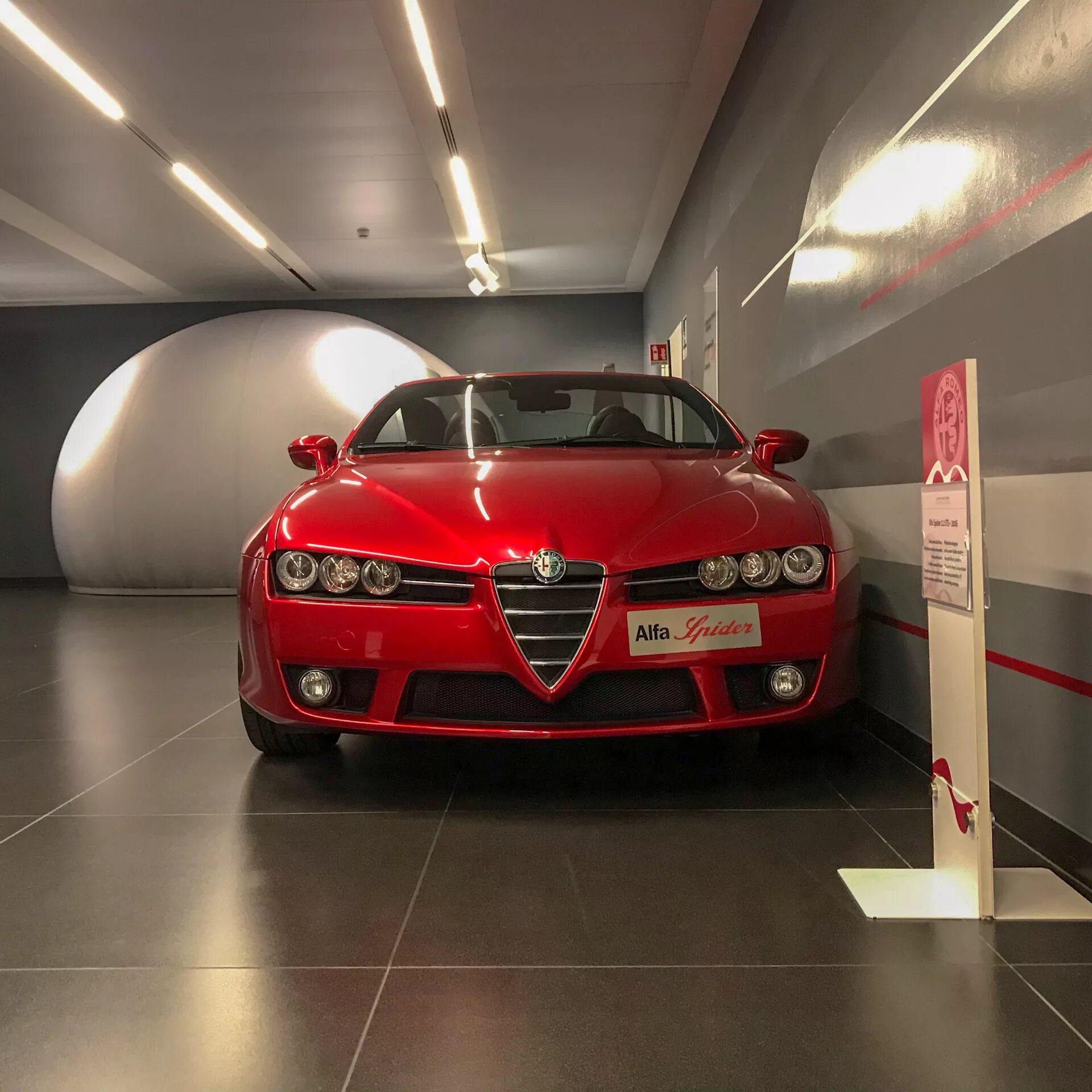 Альфа ромео москвы. Музей Alfa Romeo. Alfa Romeo музей FHTP. Alfa Romeo Milano. Альфа Ромео Иркутск владельцы.