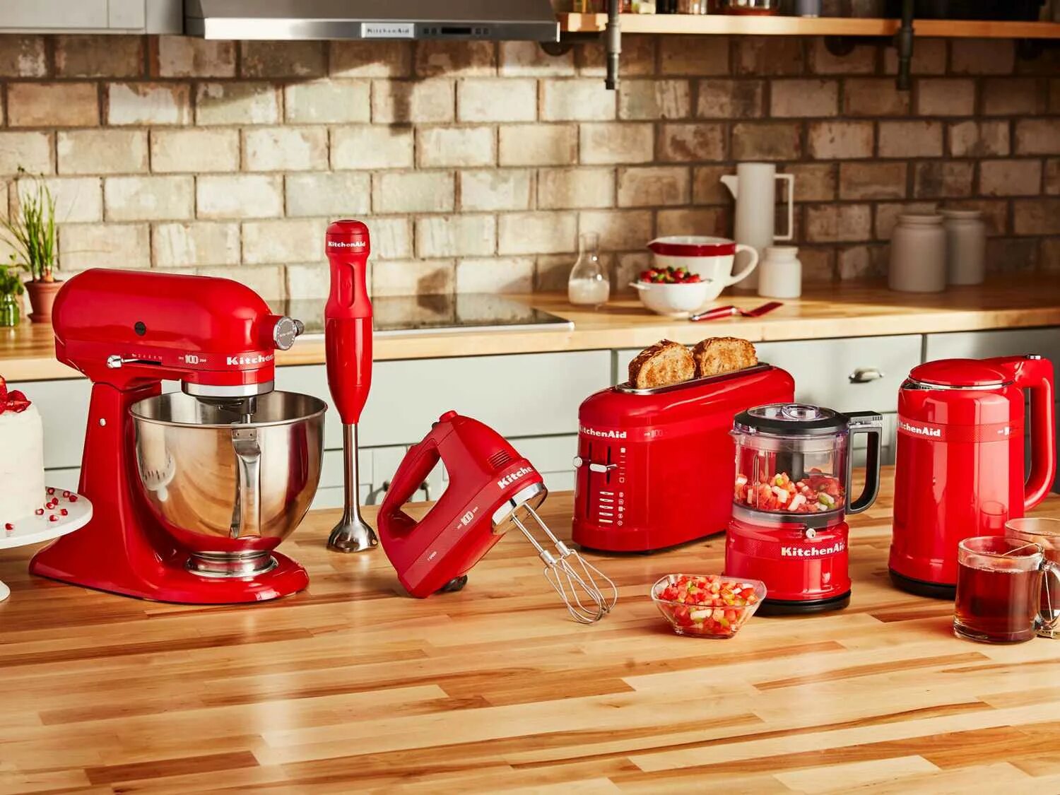 Кухня какая лучше фирма. Техника Китчен эйд. Kitchenaid техника для кухни. Kitchenaid 5кsb555e. Миксер kitchenaid 5ksm3311xe.