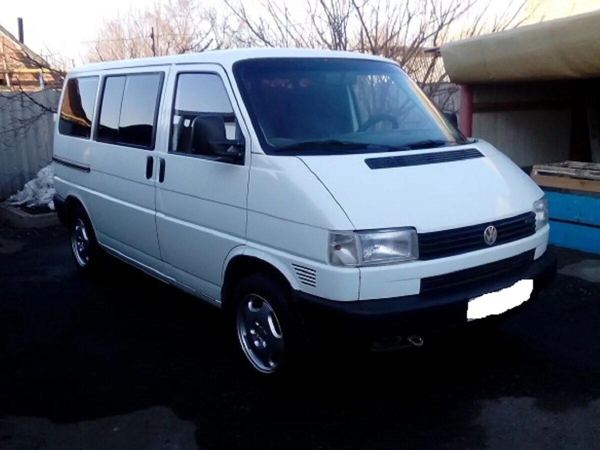 Volkswagen Transporter 2001 года. Volkswagen Transporter 1996 года. Фольксваген Транспортер 2001 года белый. Фольксваген Транспортер 1996.