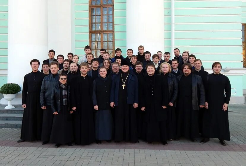 духовная семинария белгород здание. белгородский духовный семинарий. иерей бегашев белгородская семинария. духовная семинария белгород. фисенко алексей курск духовная семинария.