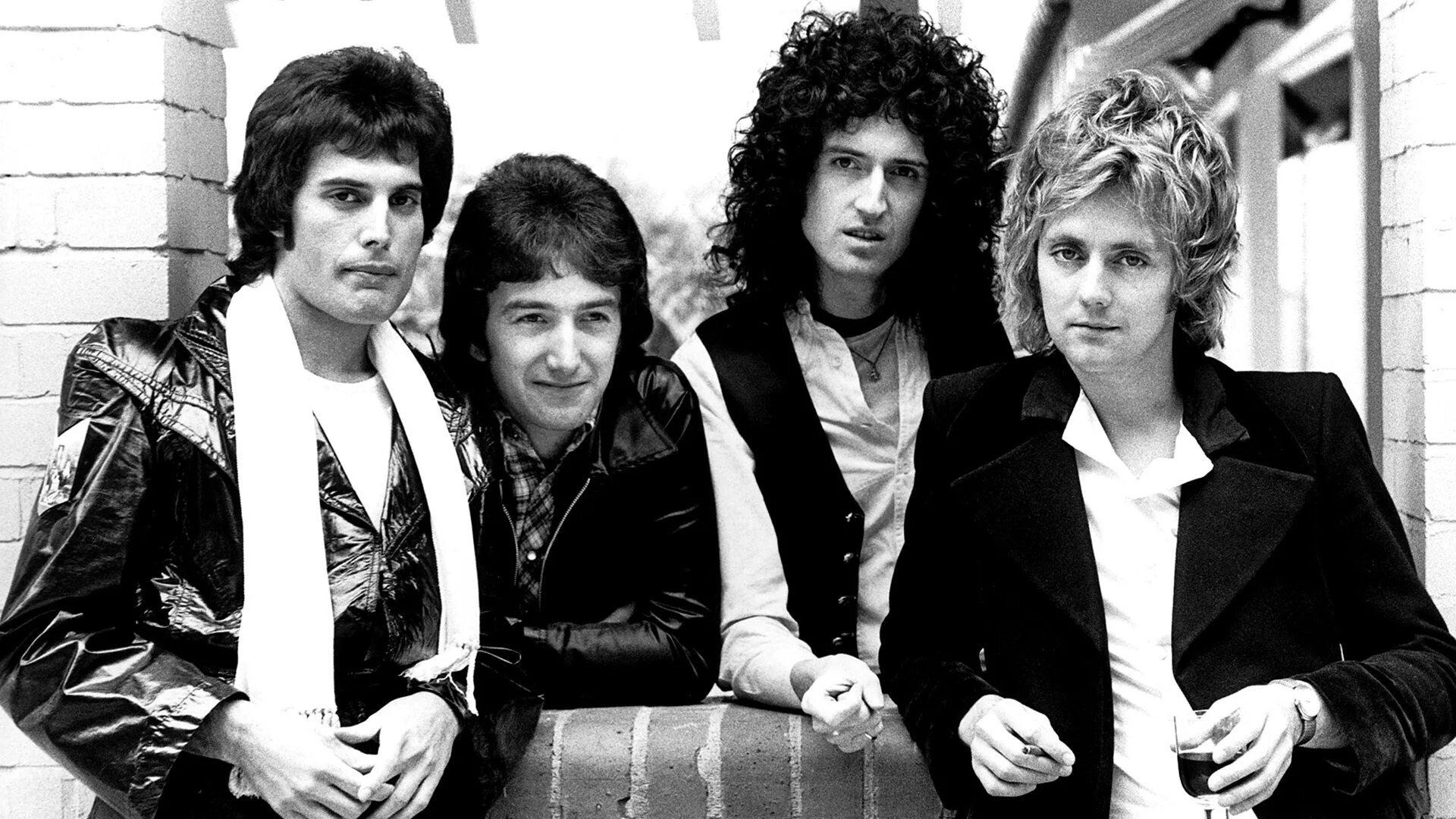 Слушать песни queen. Рок группа Queen. Группа Квин 1970. Группа Queen 2000. Группа Queen 1974.