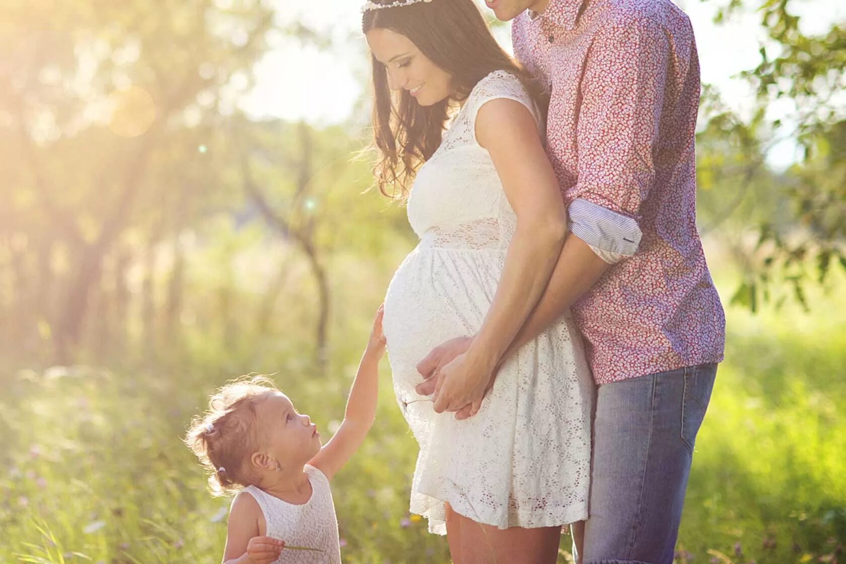 Крепкая семья все беременным. Семья с беременной женщиной.