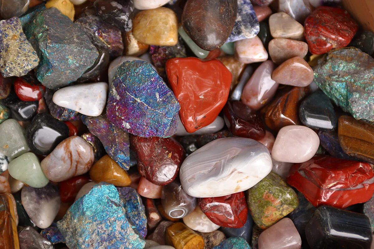 Большой красивый камень. Природные драгоценные камни. Минеральный камень. Интересные камни. Полезные ископаемые камни.