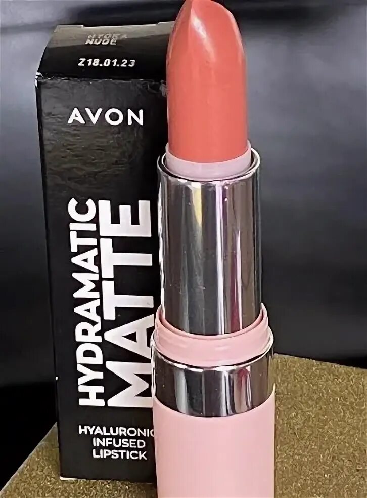 Avon помада с гиалуроновой. Помада Суперувлажнение эйвон.