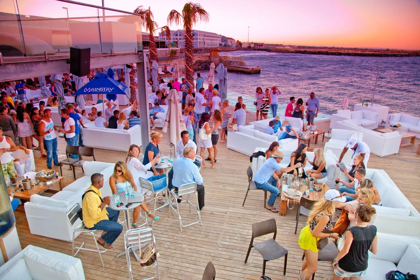 Левел бич клаб симферополь. Beach club москва остров мечты. Пляжный клуб на острове мечты. Дрим бич остров мечты. Дрис бич клаб.