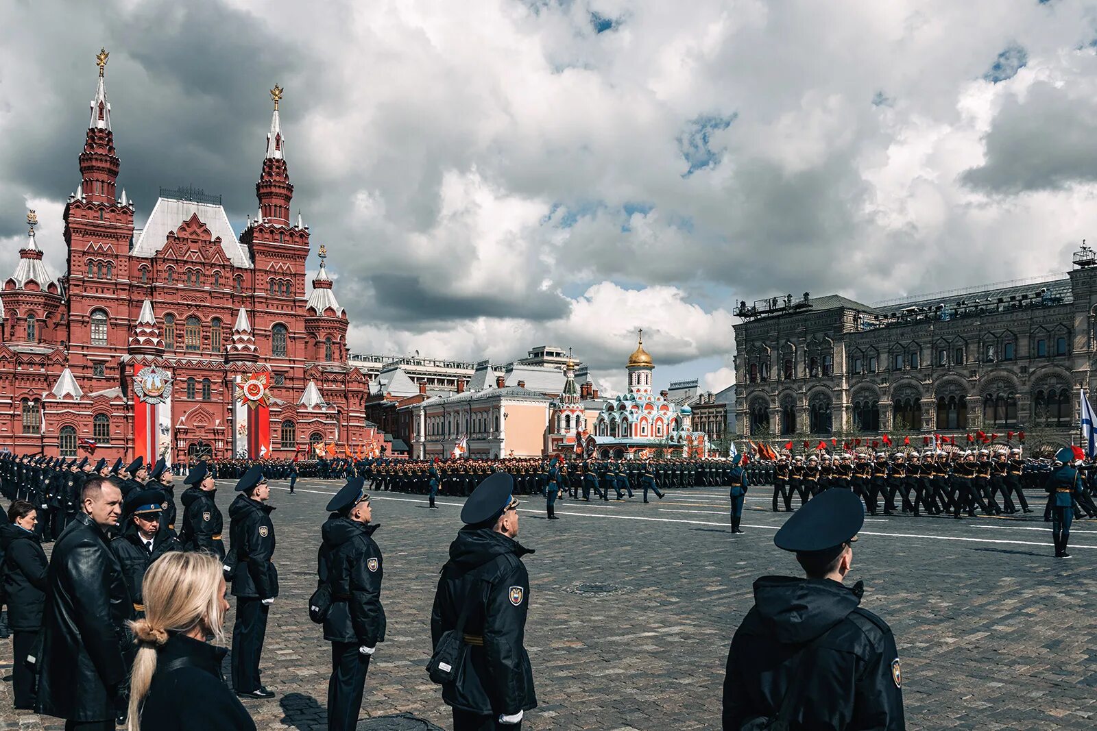Прямая трансляция красной площади в москве. Парад на красной площади 2025. парад на красной площади 9 мая 2025. парад на красной площади 9 мая 2025 года. парад победы красная площадь 1990.