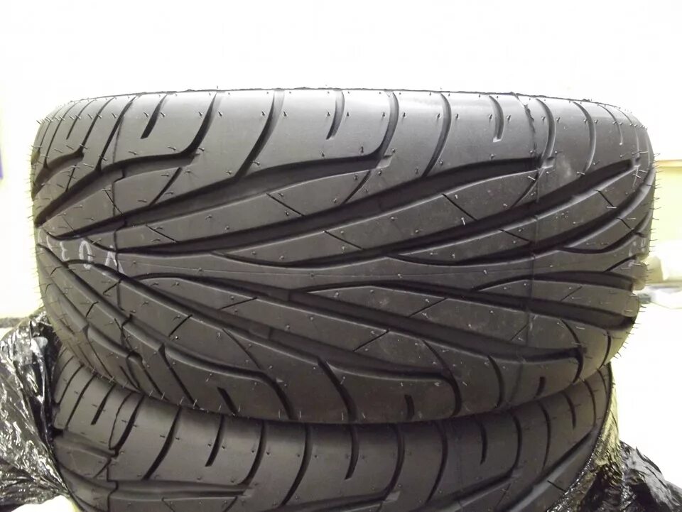 Резина максис лето. Maxxis ma z1. Резина Maxxis Victra ma-z1. 225/45r17 Maxxis Victra ma-z1 94w. Maxxis ma-z1 Victra 205 45 r17.